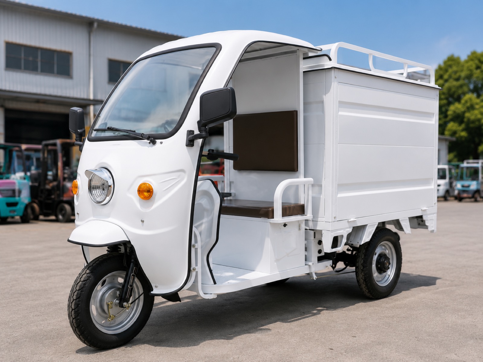 Cargo electric tricycle white